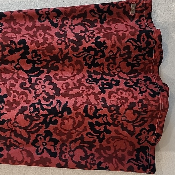 Nike Dri-FIT Brick Red Floral Strappy Back Slim Fit Shirt - Picture 4 of 9